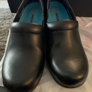 Dr Scoll’s ~ Dynamo Slip Resistant Clog size 7.5